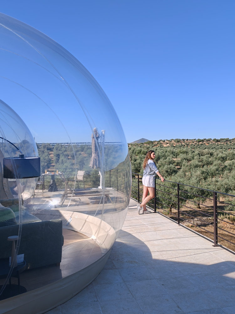 2- Panoramic-suites-Burbuja-Suites-con-Bañera-Hidromasaje-fin-de-semana.-puy-de-fou-toledo-espana-burbuja-vistas-desayuno