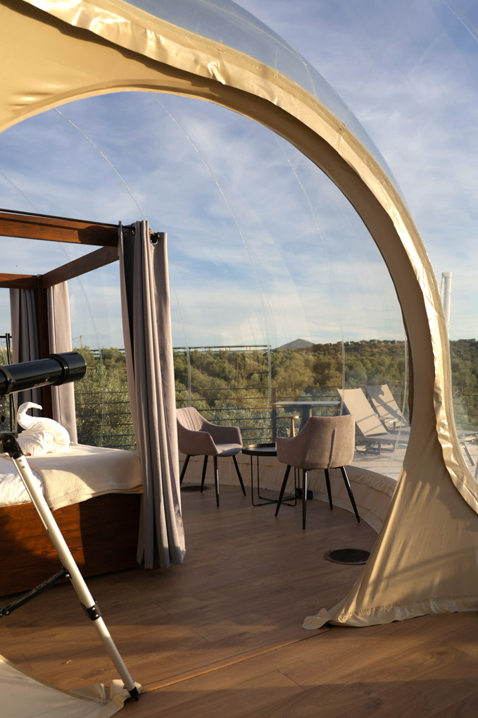 Panoramic-suites-estancias--cama-puy-de-fou-toledo-espana-hotel-burbuja