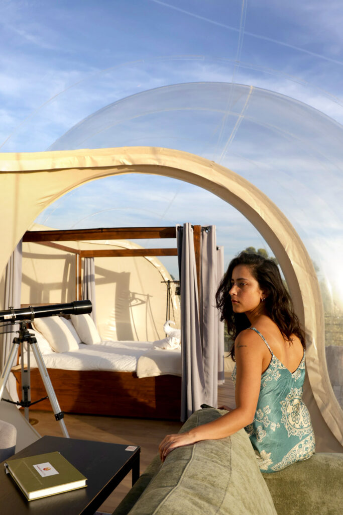 Panoramic-suites-estancias-chica-2-cama-puy-de-fou-toledo-espana-hotel-burbuja