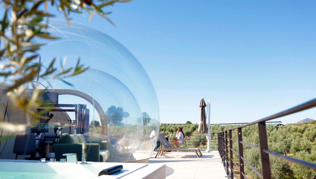 Panoramic-suites-foto-terraza-naturaleza-cerca-puy-de-fou-tolledo-españa-hote-burbuja